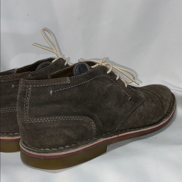 Kenneth Cole Reaction Gray Leather Chukka Boots - Picture 6 of 10